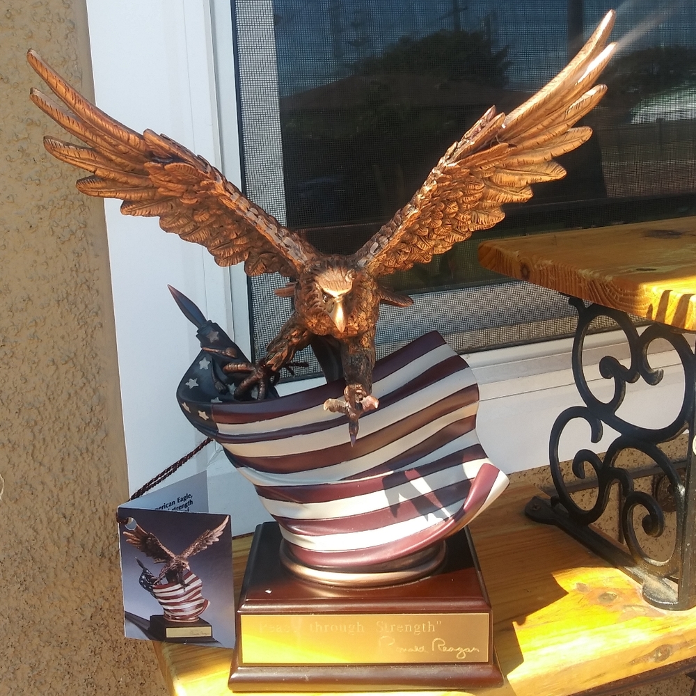 Eagle Statue with American Flag Sculpture - Large